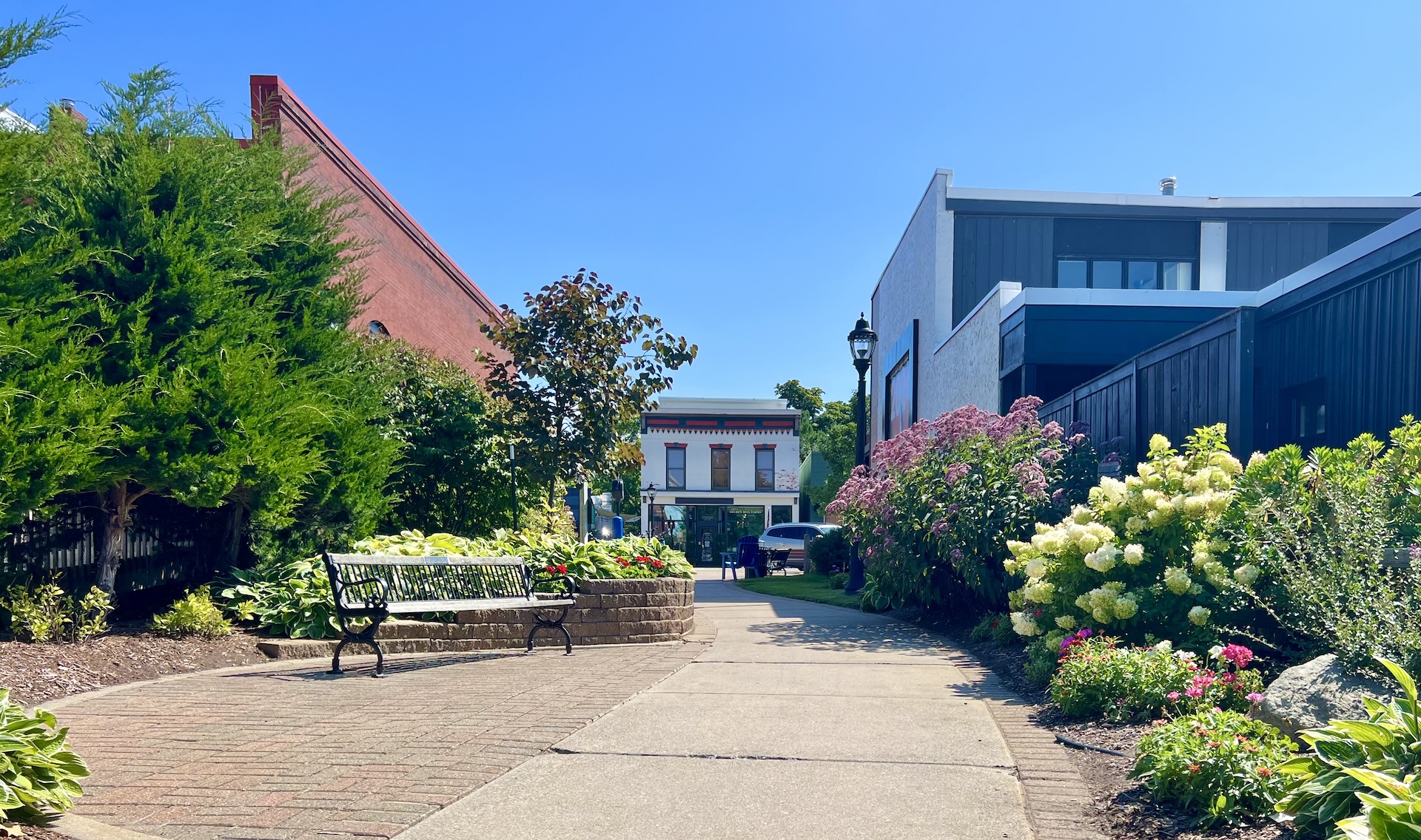 Yuchasz Walk Through Garden | Elk Rapids Garden Club